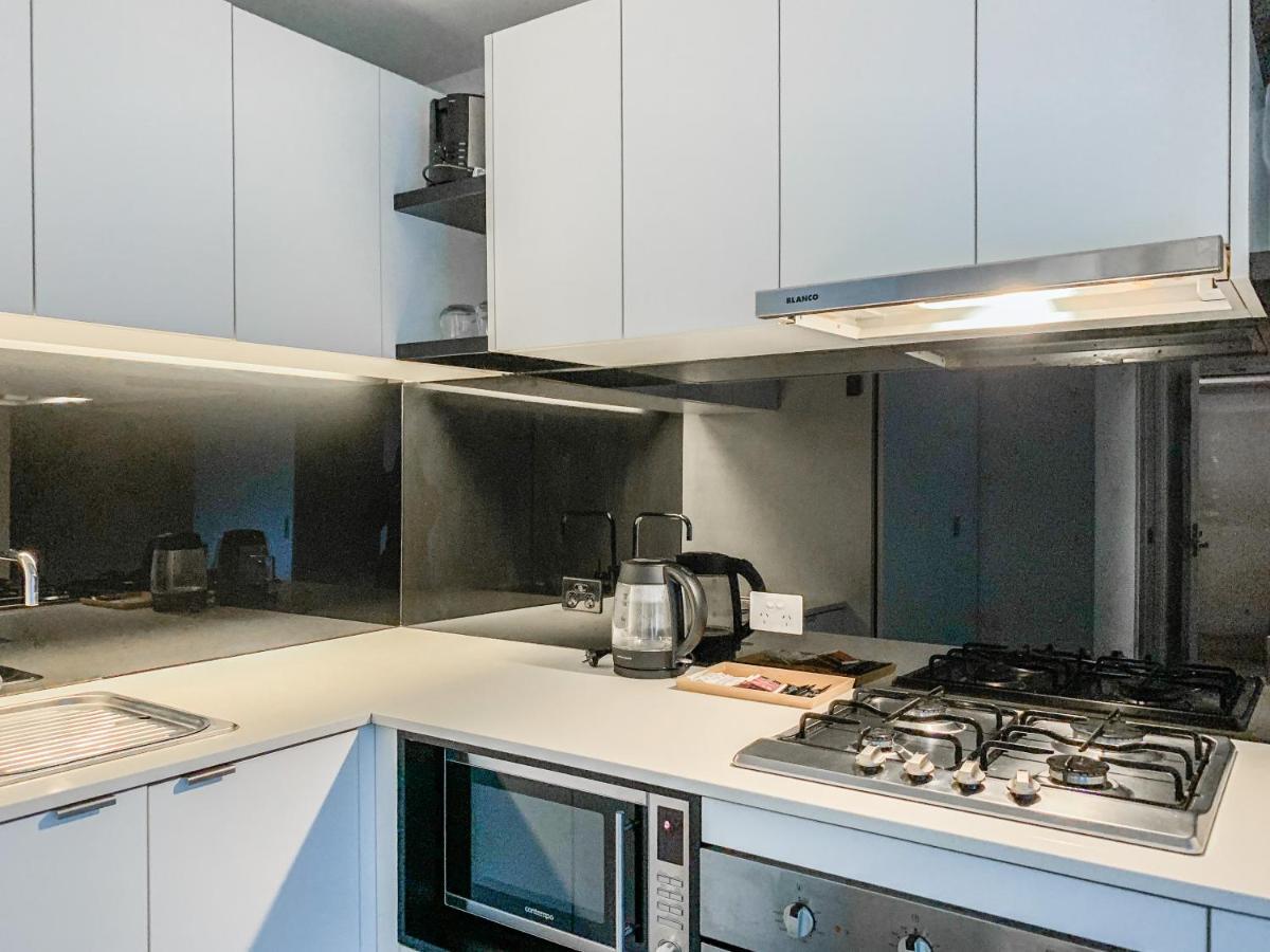Aura2107, 2 Bedroom Apartment With Balcony, Stunning Yarra River And City Views Melbourne Exteriör bild