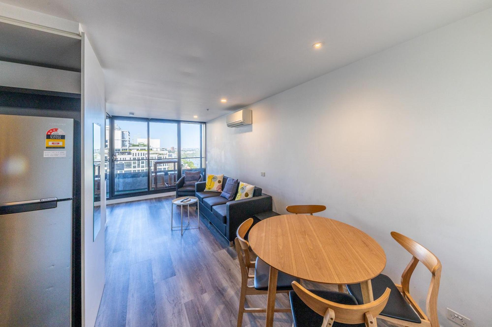 Aura2107, 2 Bedroom Apartment With Balcony, Stunning Yarra River And City Views Melbourne Exteriör bild